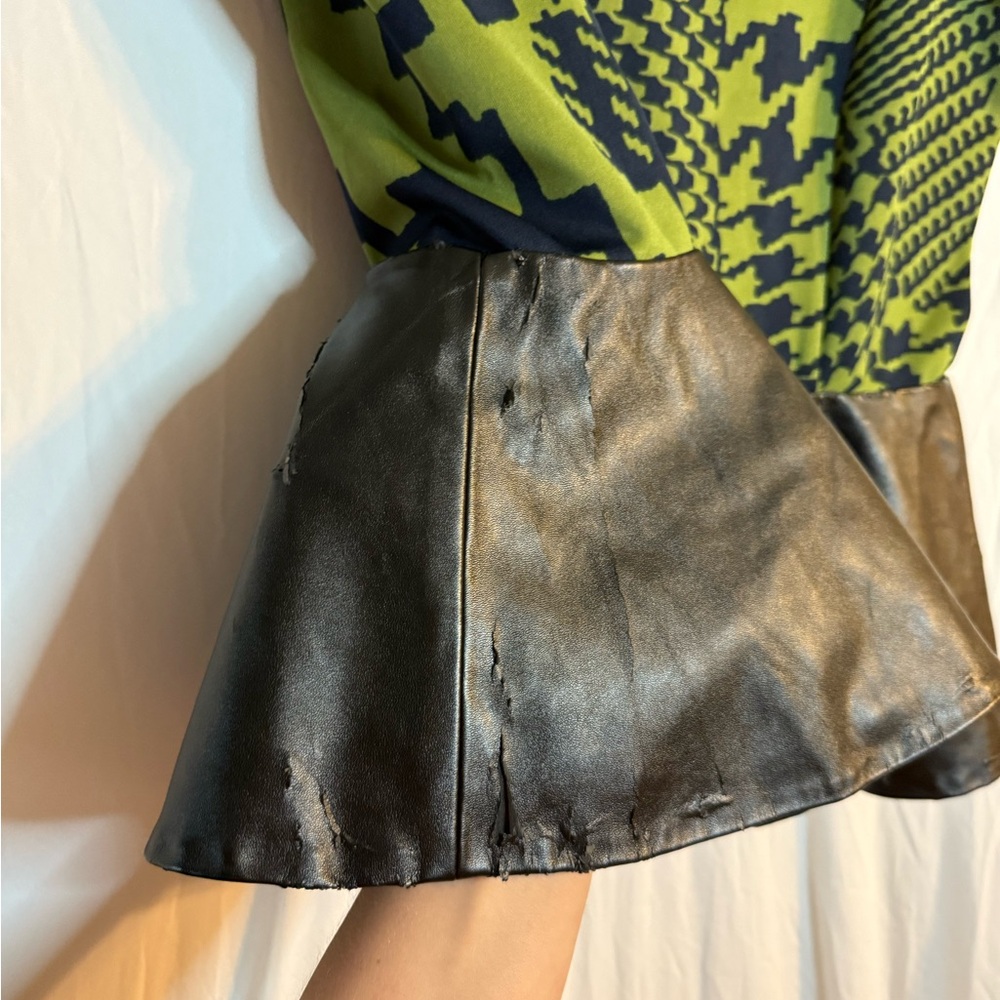 Romeo & Juliet Couture Women’s Medium Blouse | Green & Black Peplum Blouse - Picture 8 of 16